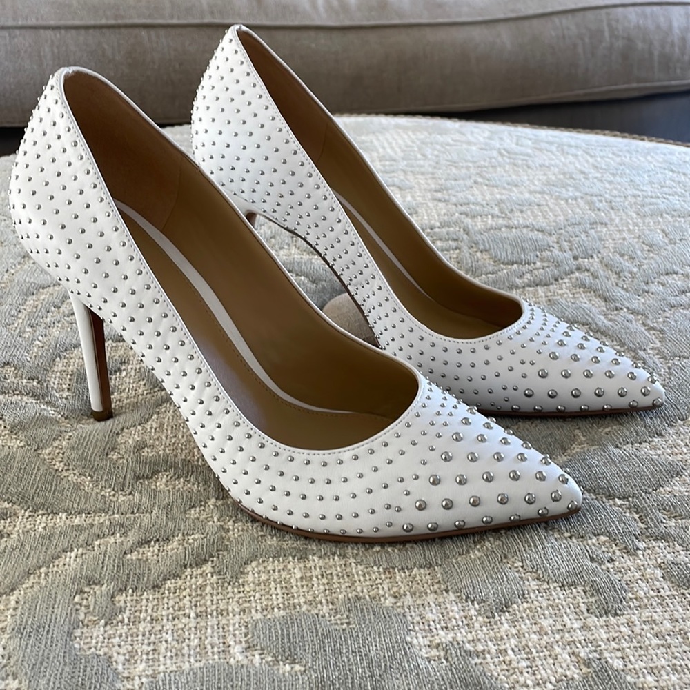 Michael Kors White 4 “ Heels with silver studs